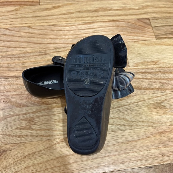 Mini Melissa Girls Pump Shoe with Bow - Picture 4 of 4